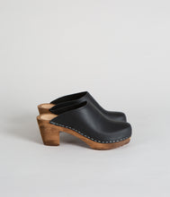 Load image into Gallery viewer, Onyx Mid Heel Clog