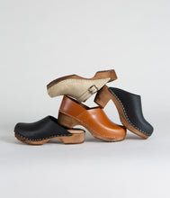 Load image into Gallery viewer, Sand Suede Clogs